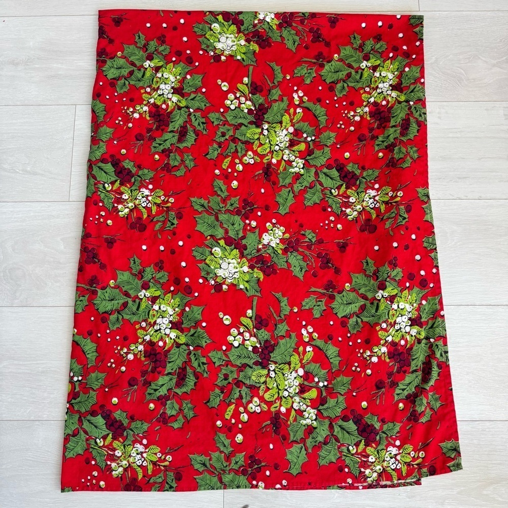 Vintage Vibrant Square Christmas Holiday Holly Tablecloth 50” x 67”
